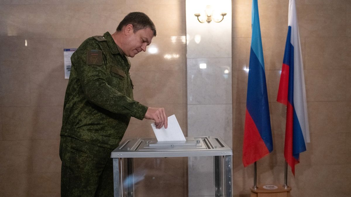 Kreml slíbil, že uspokojí přání okupovaných regionů stát se součástí Ruska